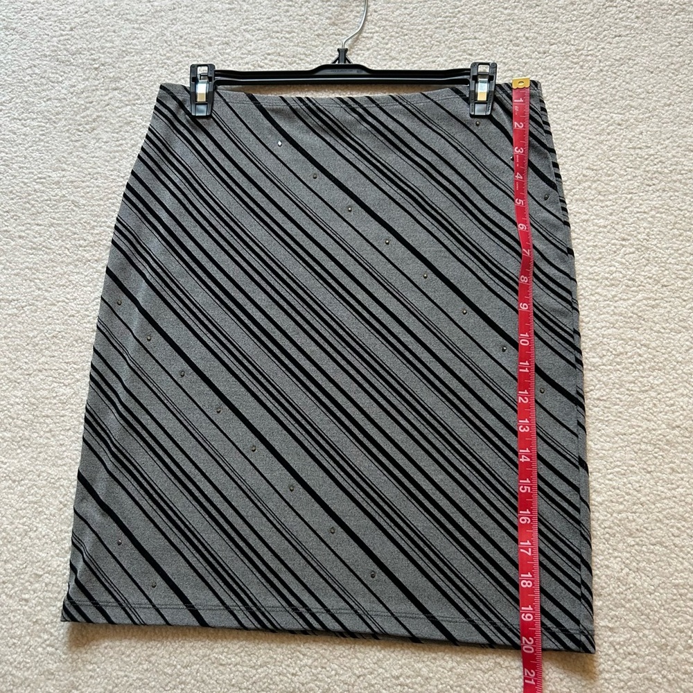 Express Skirt - Size S - Picture 2 of 5